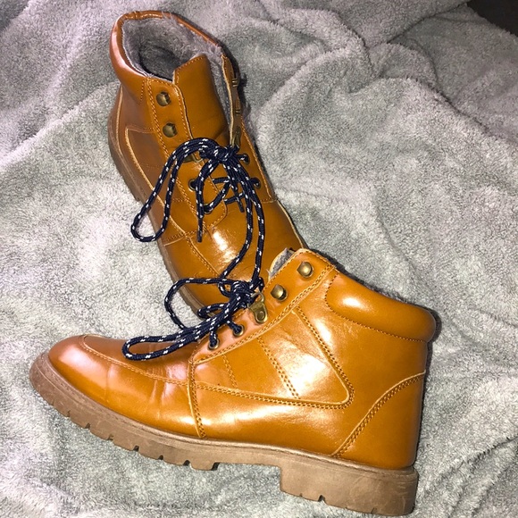 Boys size 4 Fabkid boots - Picture 3 of 5